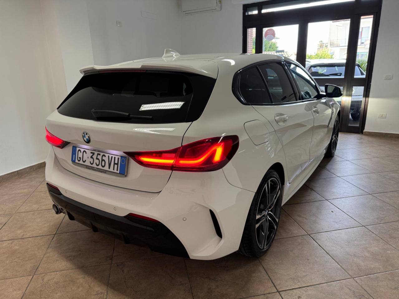 Bmw 116 116d 5p. Msport