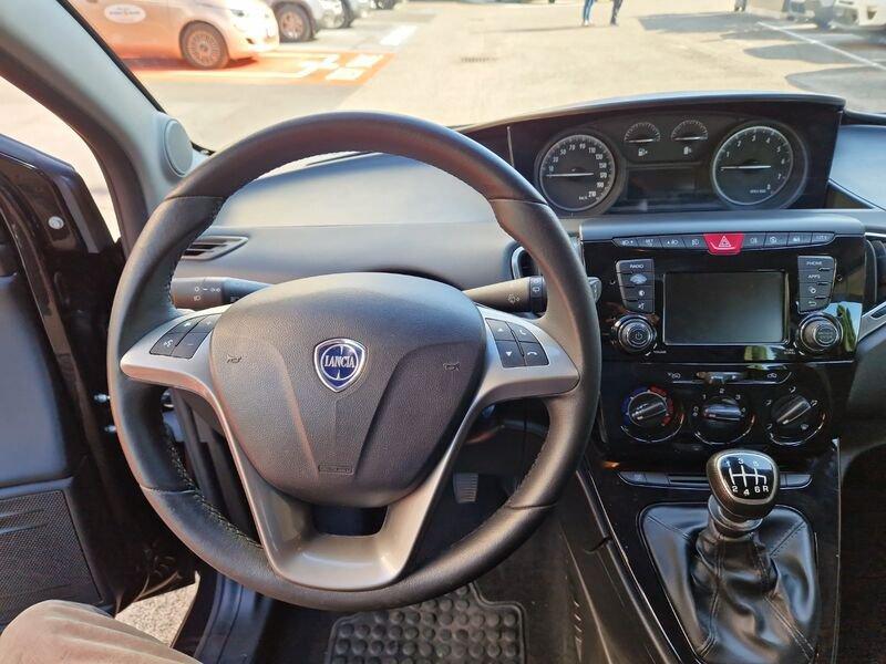 Lancia Ypsilon III 2015 1.0 firefly hybrid Gold s&s 70cv