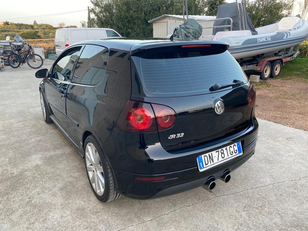 Volkswagen Golf 3.2 VR6 4mot. 3p.DSG R32