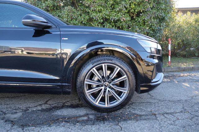 AUDI Q8 45 TDI quattro tiptronic Sport