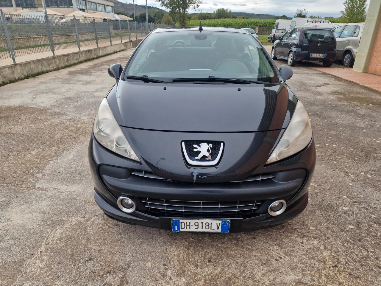 Peugeot 207 1.6 HDi 110CV CC Féline