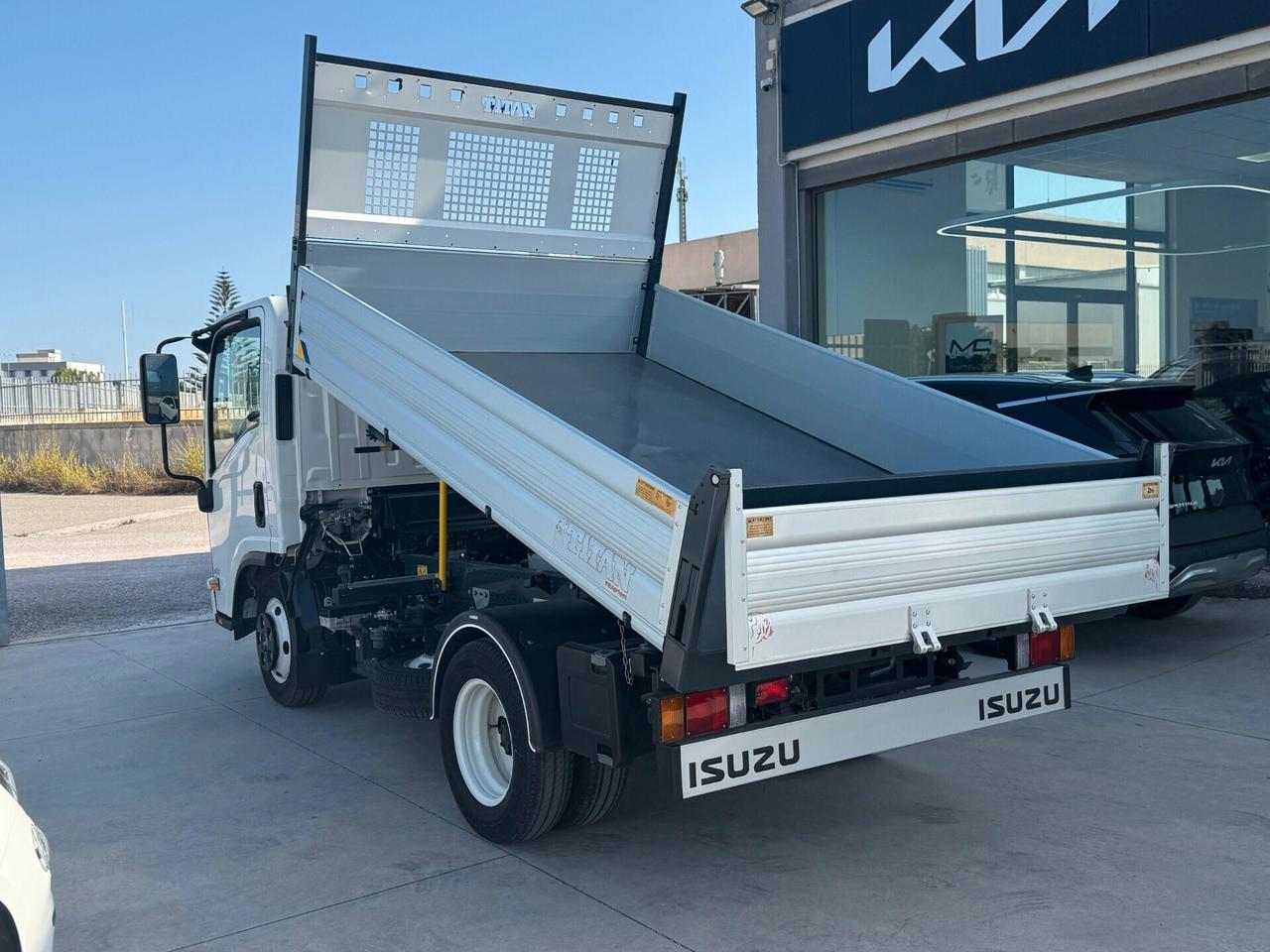 Isuzu M21 2.0 120 cv Ribaltabile Trilaterale