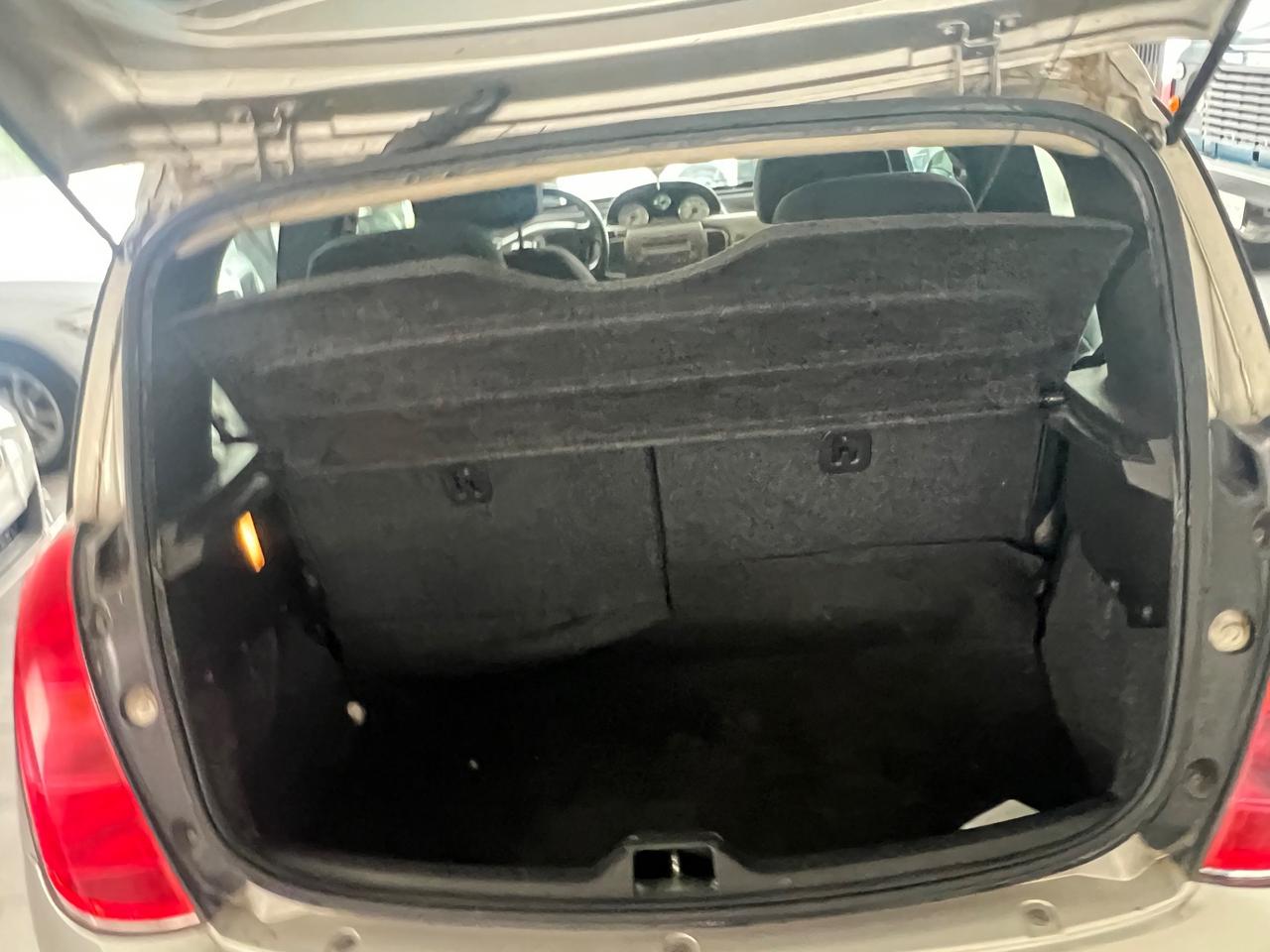 Lancia Ypsilon 1.4 16V Argento
