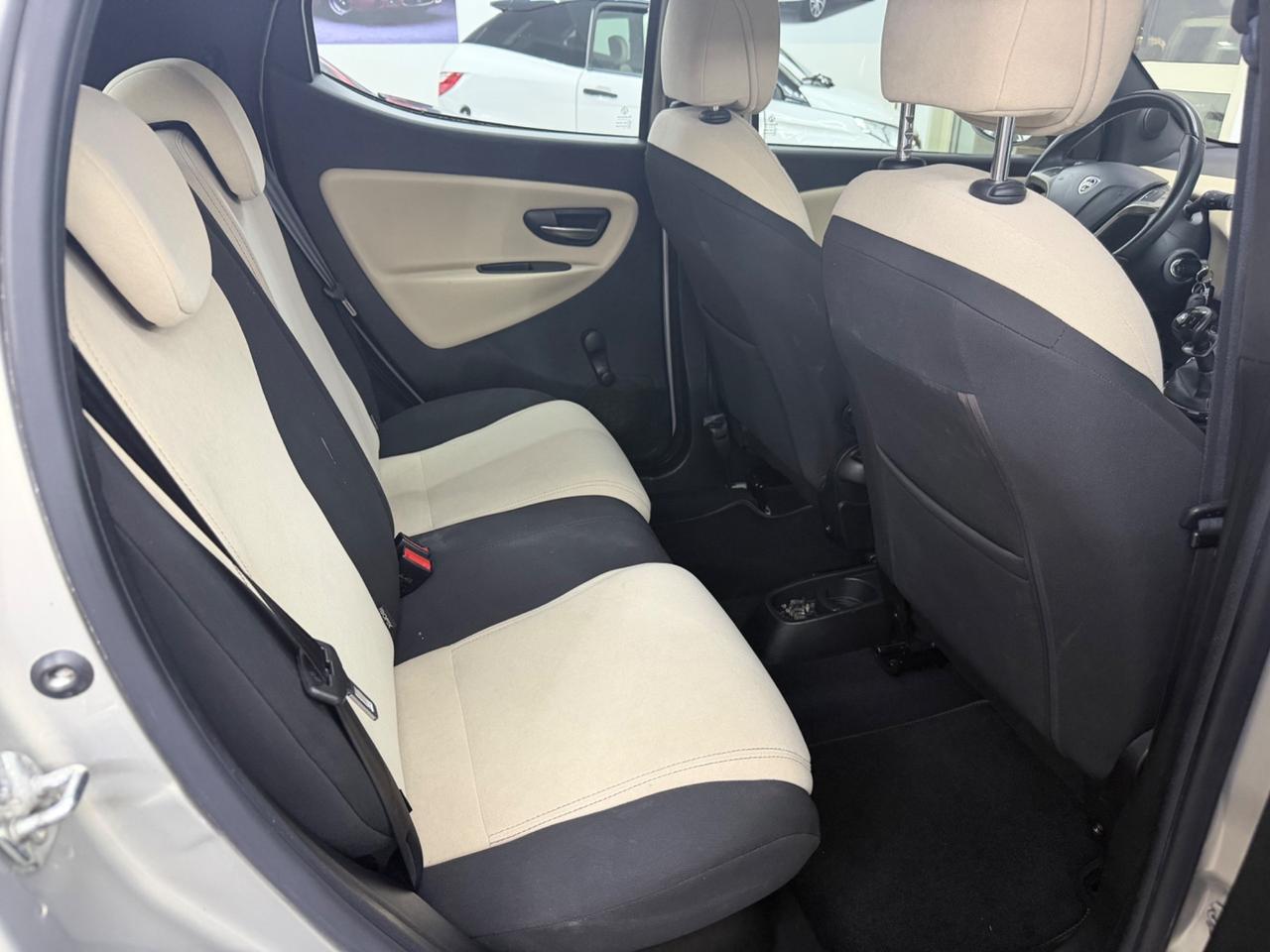 Lancia Ypsilon 1.2 69Cv