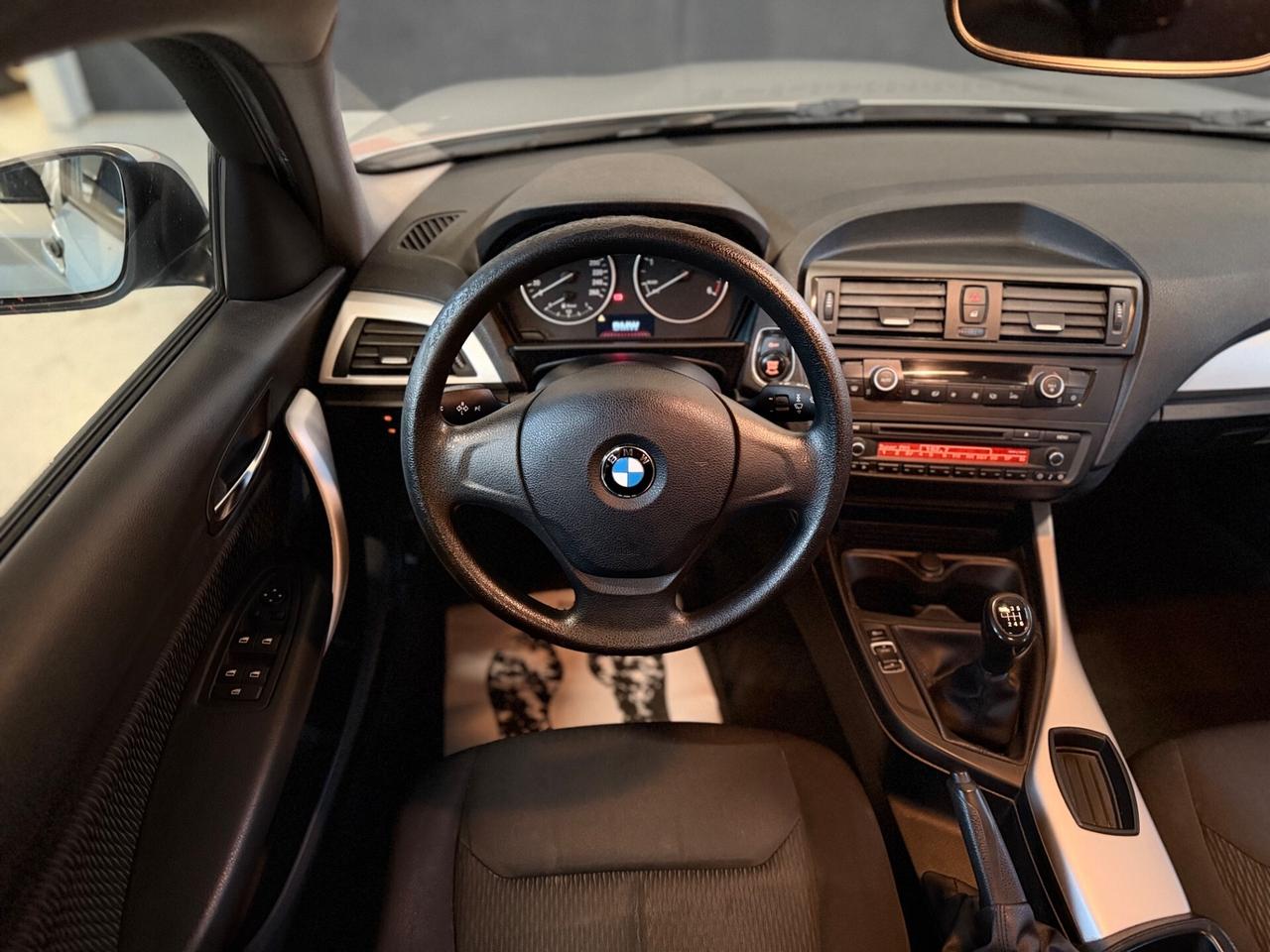 Bmw 116 116d 5p. Efficient Dynamics Urban NEOPATENTATI