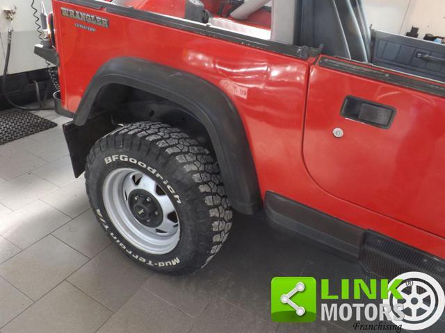 JEEP Wrangler 2.5 Laredo in ordine di carrozzeria e meccanica