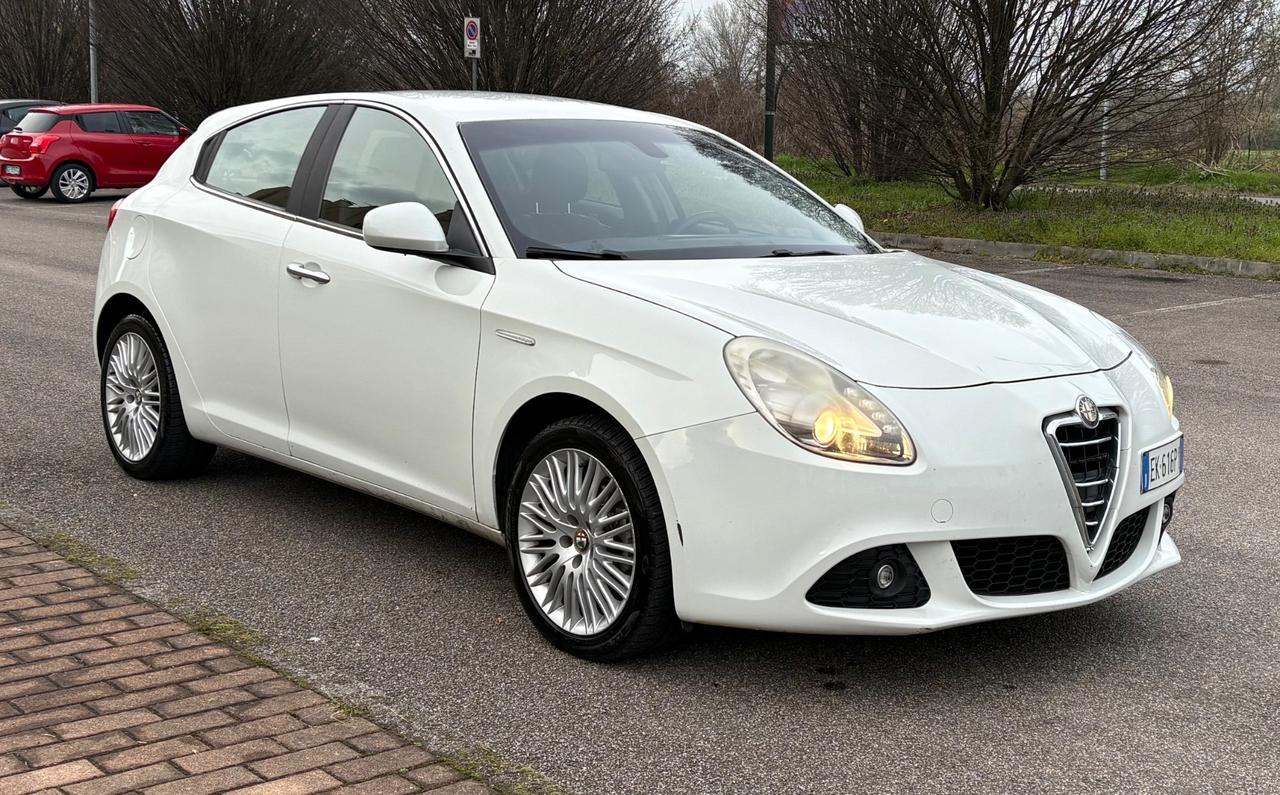 Alfa Romeo Giulietta 1.6 JTDm-2 105 CV Distinctive