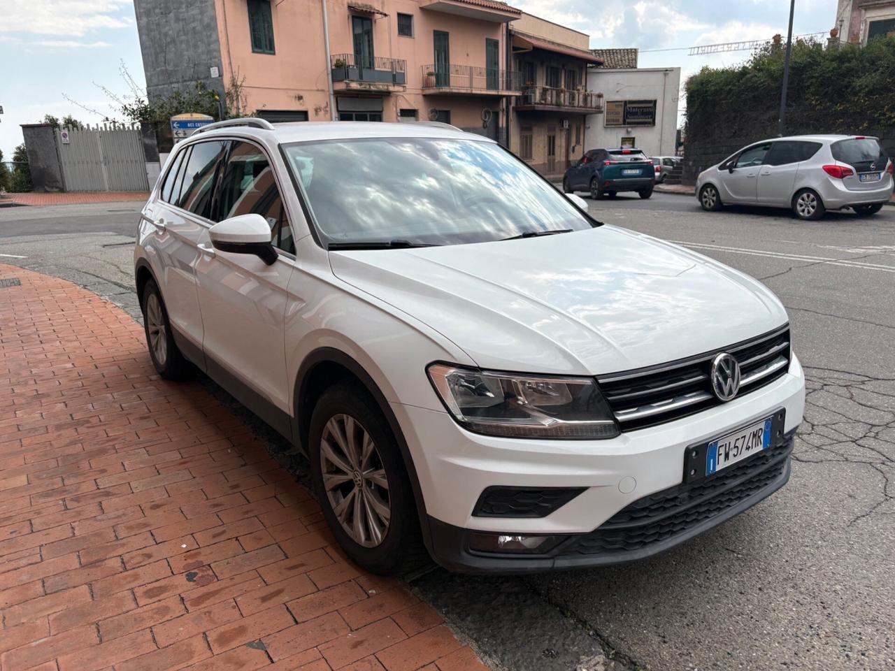 Volkswagen Tiguan 2.0 TDI SCR Business BlueMotion