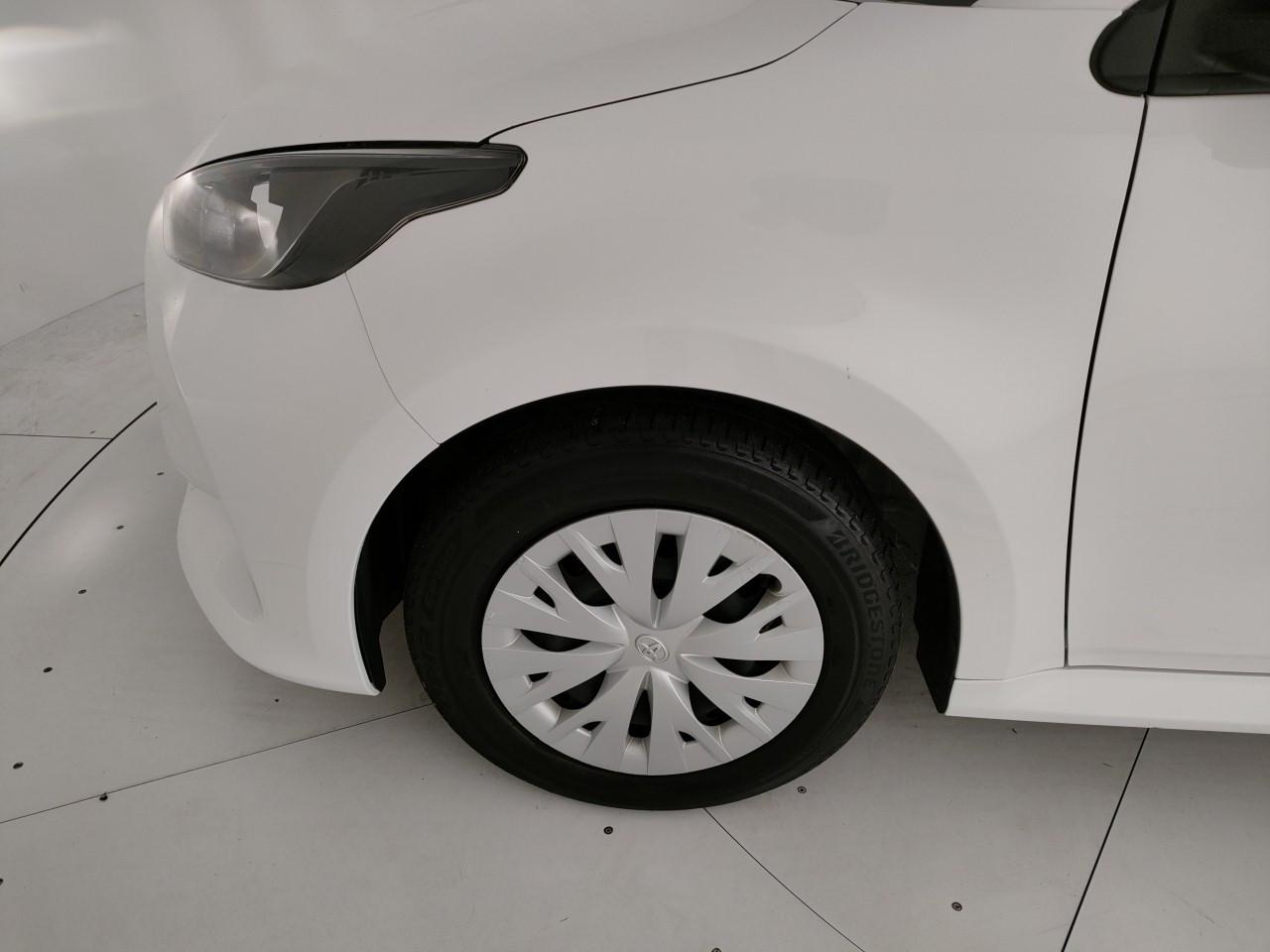 TOYOTA Yaris 1.5h Business