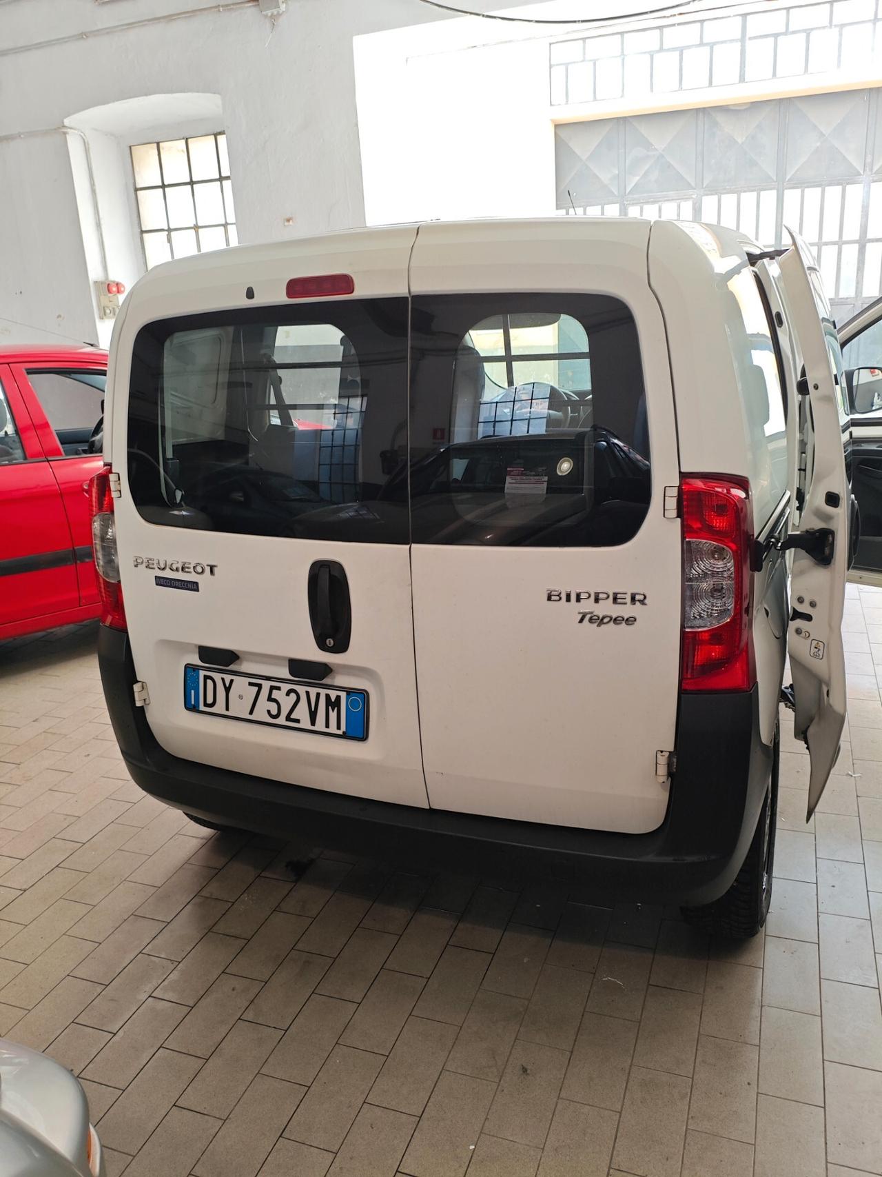 Peugeot bipper tipee