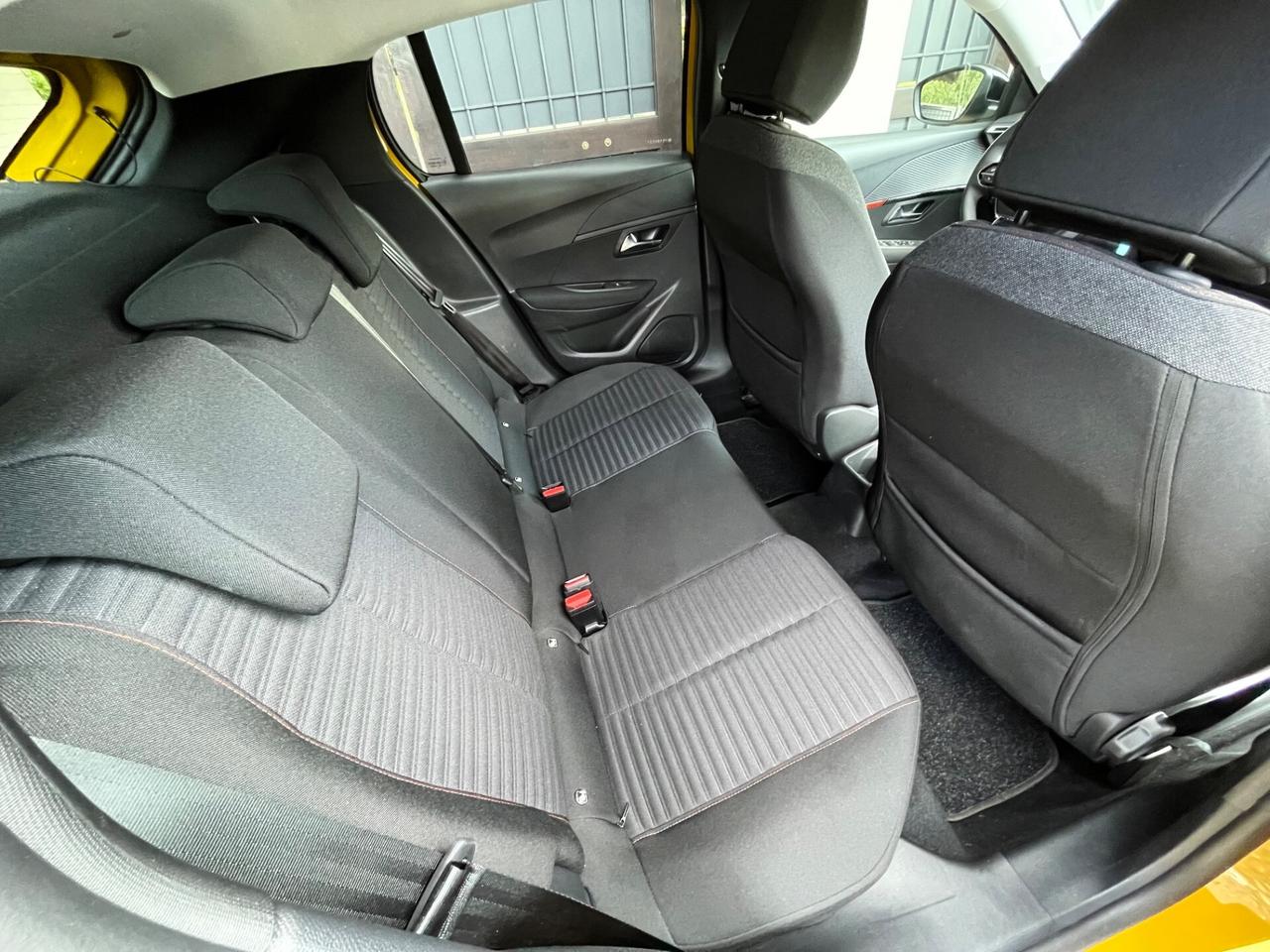 Peugeot 208 PureTech 1.2 Active *SOLO 27000 KM*