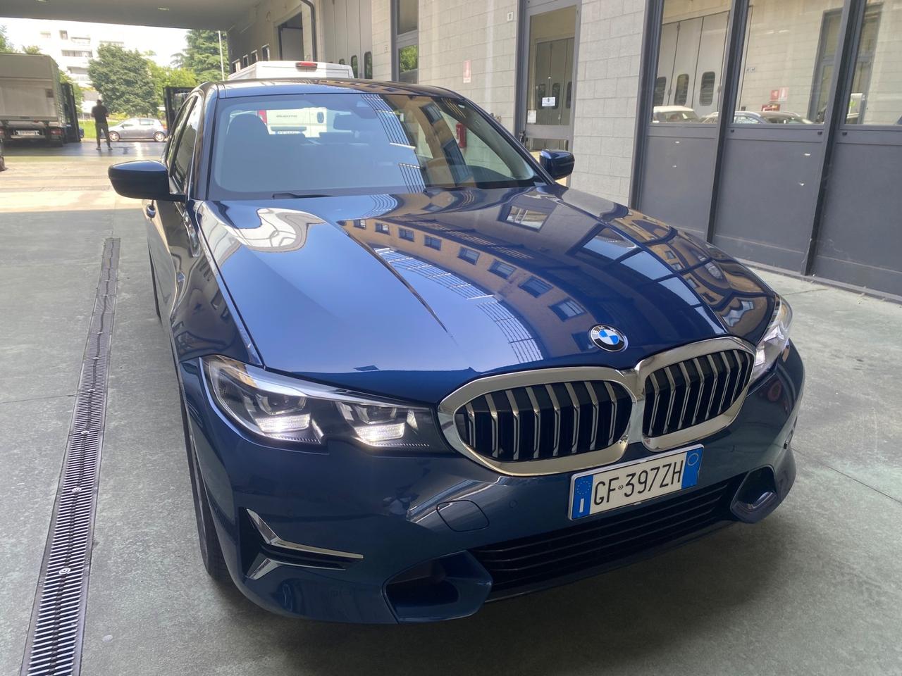 Bmw 330 330i xDrive Luxury