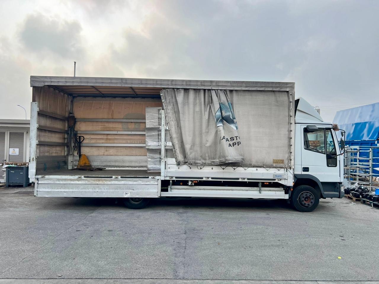 Iveco Eurocargo 5.9 100E18 con Sponda Idrauilica 177cv