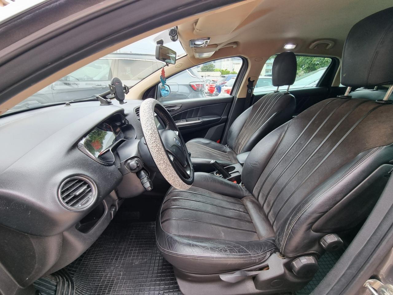 Lancia Delta 1.6 MJT DPF Platino