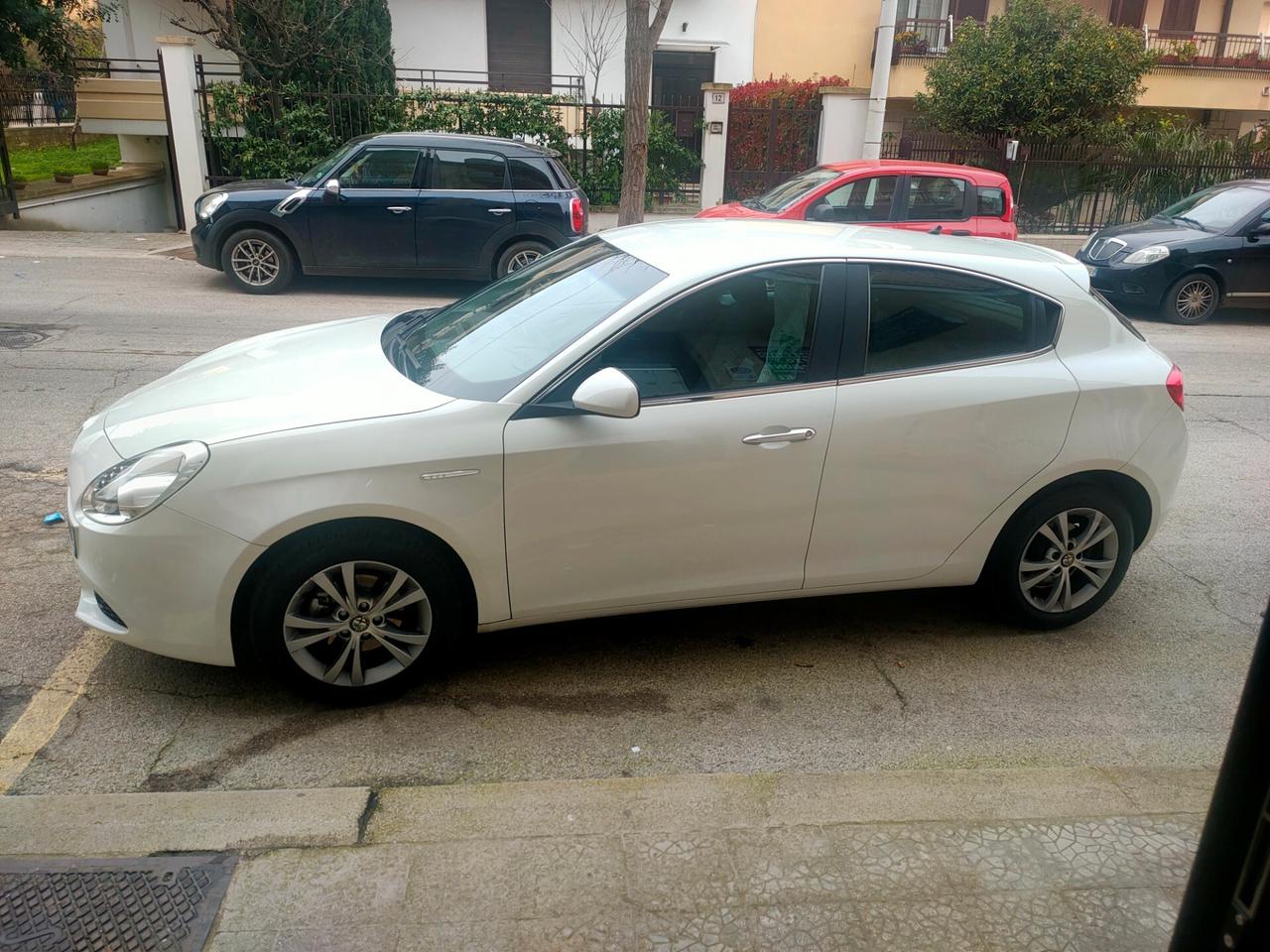 Alfa Romeo Giulietta 1.6 JTDm-2 105 CV Exclusive