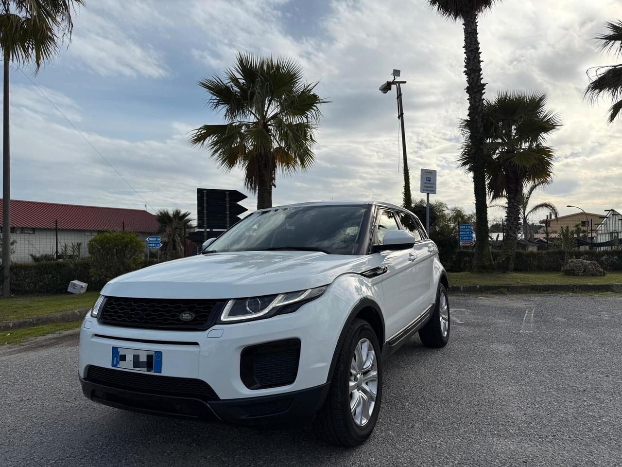 Land Rover Range Evoque 2.2 TD4 5p. Pure