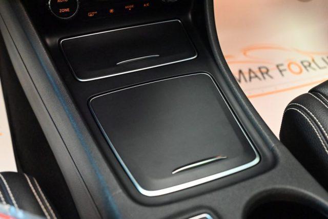 MERCEDES-BENZ GLA 200 PREMIUM AMG AUTO TETTO CAM PELLE LED 19"STRAFULL!!