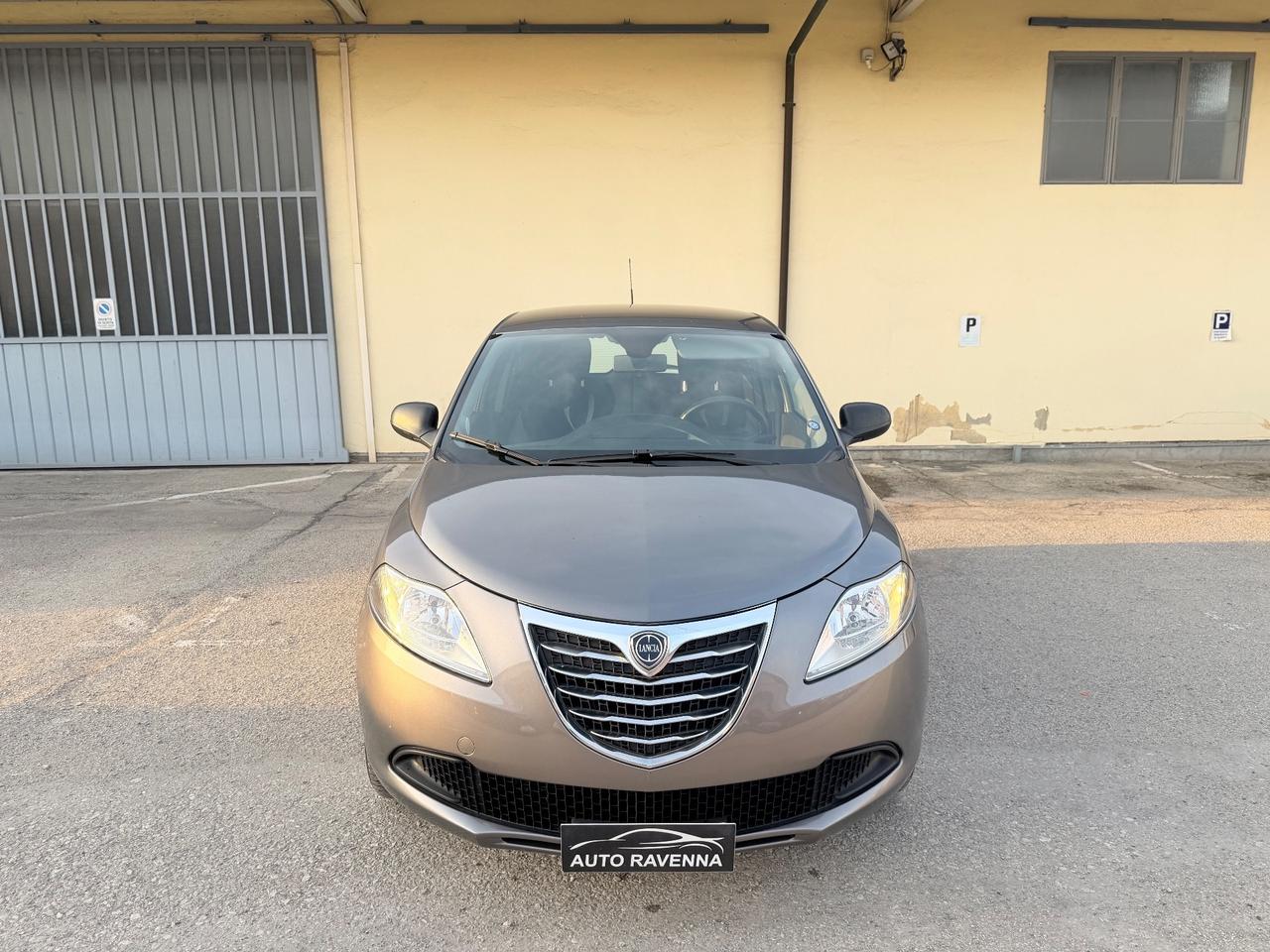 Lancia Ypsilon 0.9 TwinAir 85 CV 5 porte Metano Ecochic Gold
