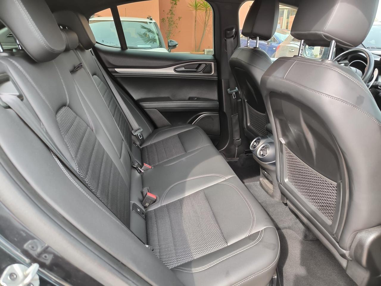 Alfa Romeo Stelvio 2.2 Turbodiesel 160 CV AT8 RWD Sprint