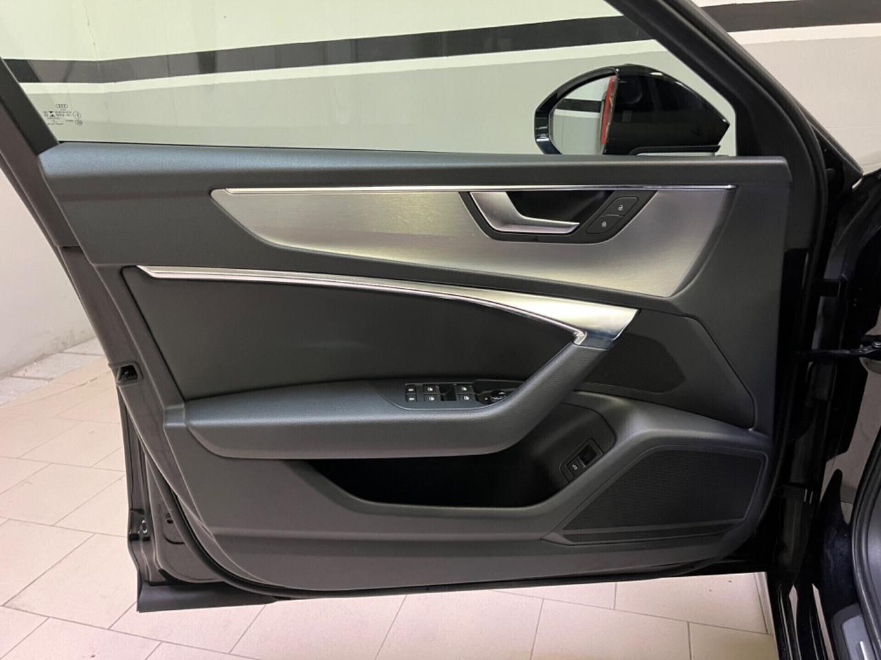 Audi A6 Avant 40 2.0 TDI S line *matrix