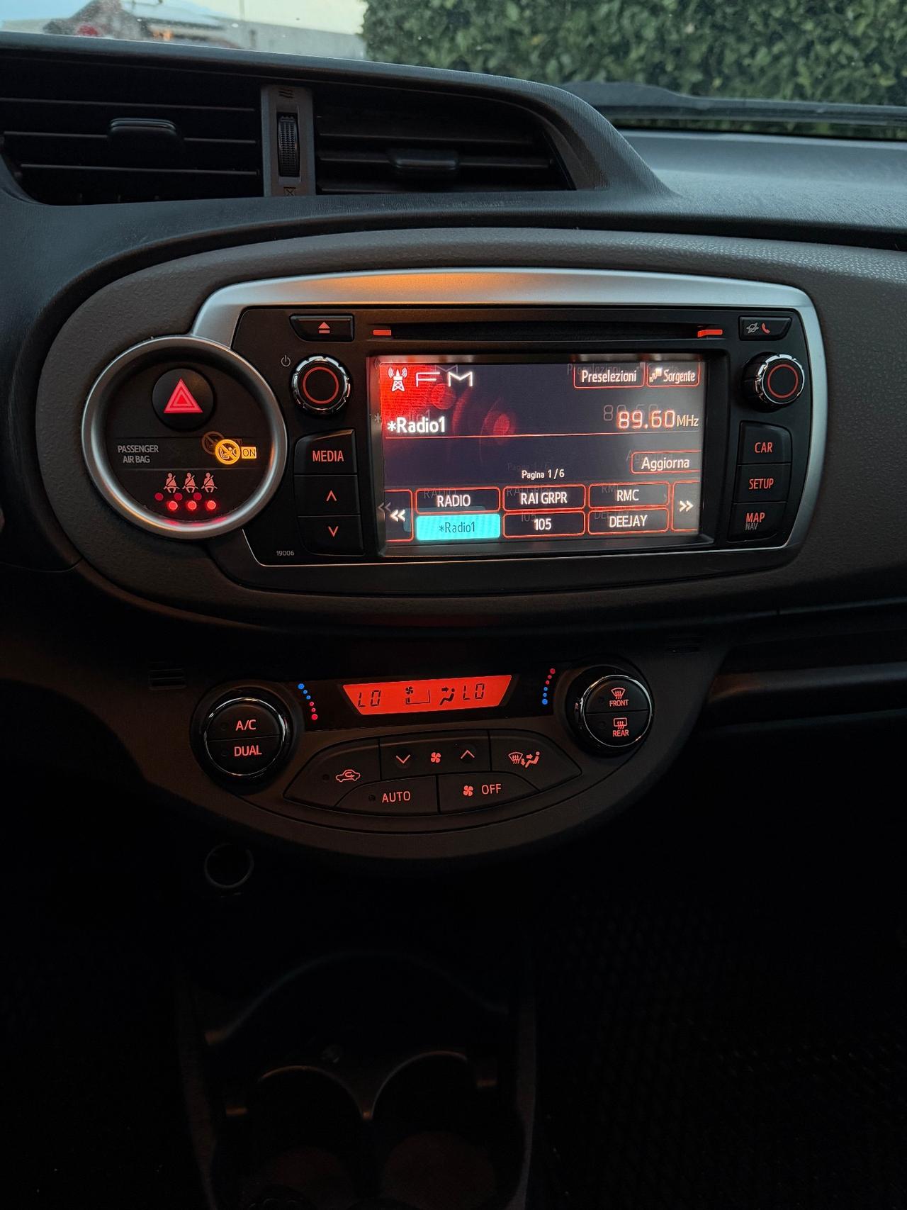 Toyota Yaris 1.3 5PORTE 99CV GOMMATA OK PERFETTA !