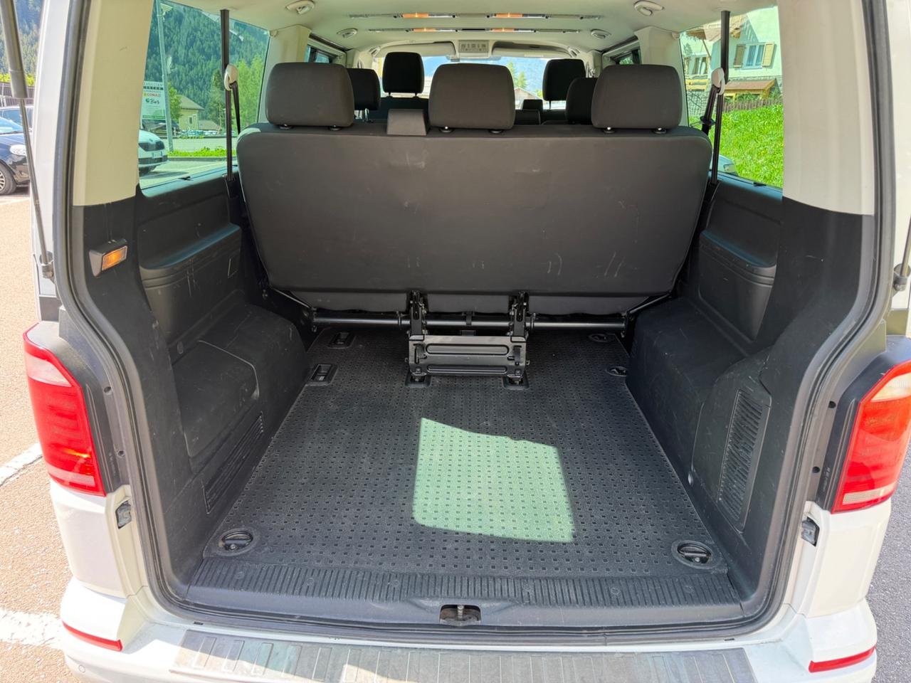 Minibus/ Caravelle 9 posti 4motiin