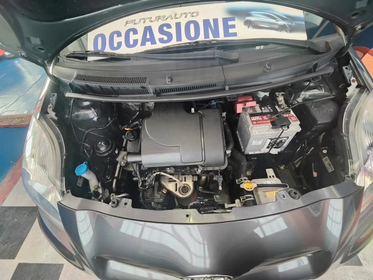 Toyota Yaris 1.0 5 porte Sol