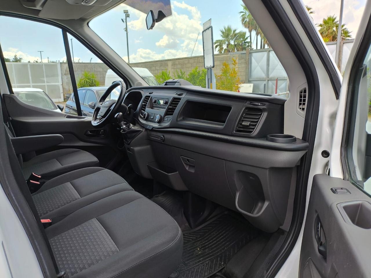 FORD TRANSIT 7 POSTI RIBALTABILE TRILATERALE RIF:4925