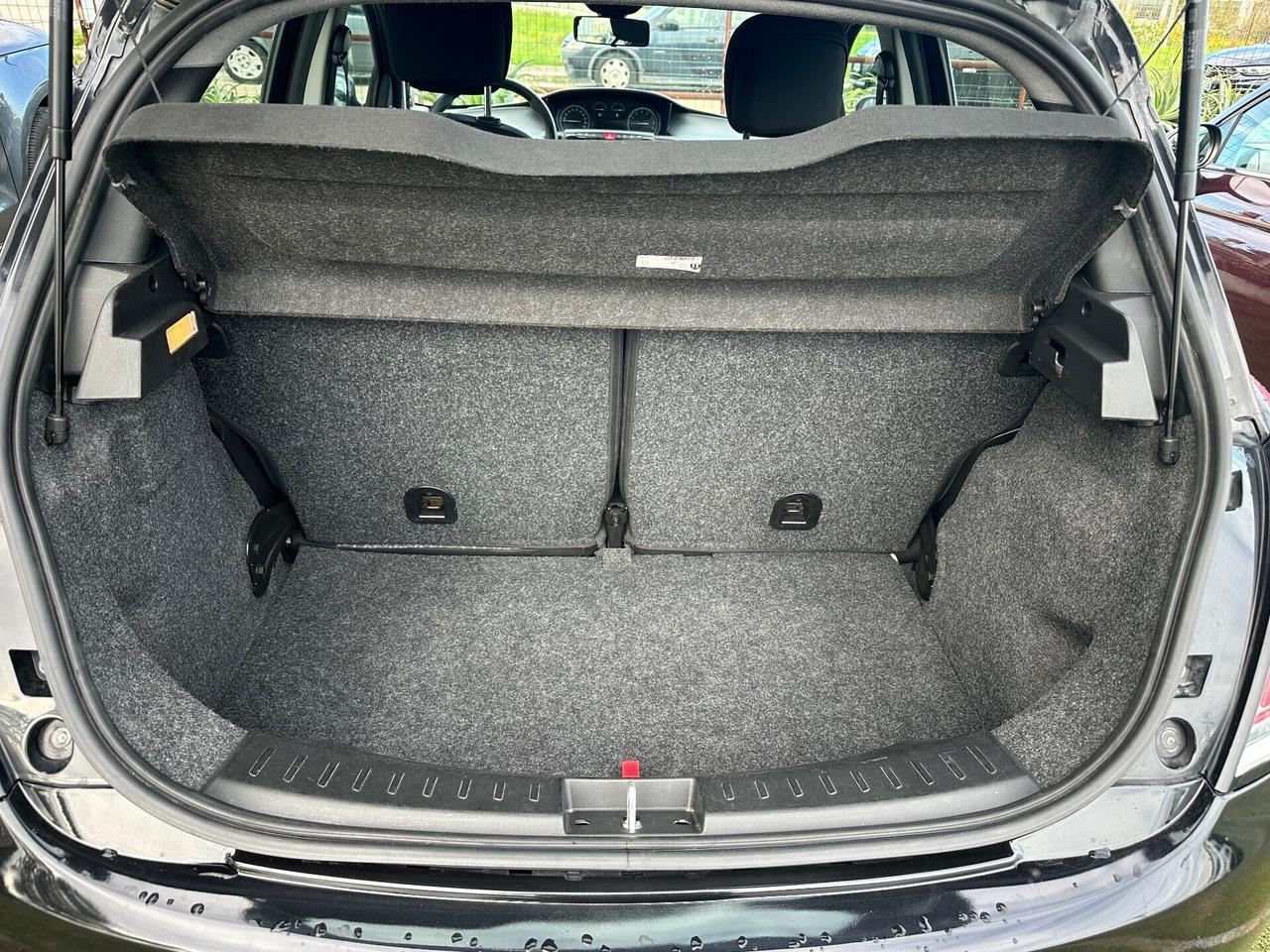 Lancia Ypsilon 1.0 FireFly 5 porte S&S Hybrid Ecochic Silver