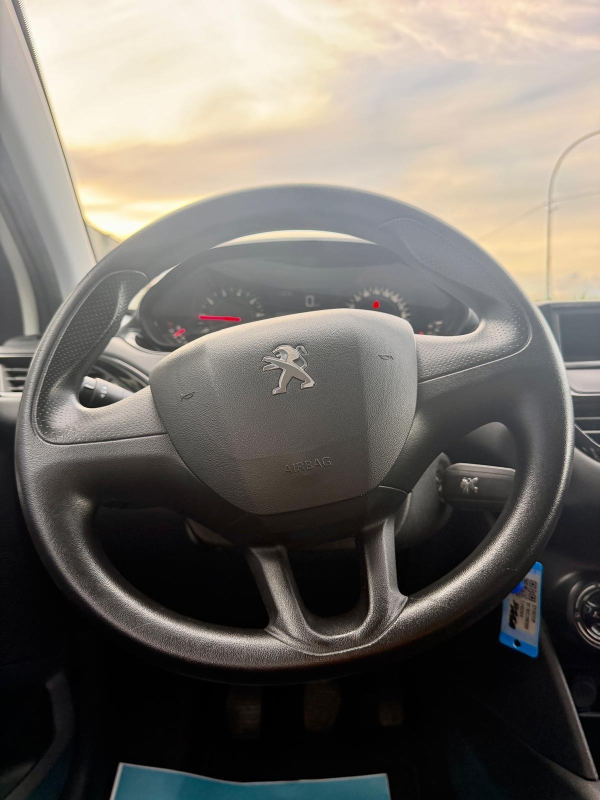 Peugeot 208 1.0 VTi 68 CV 5 porte Access - ok neopatentato