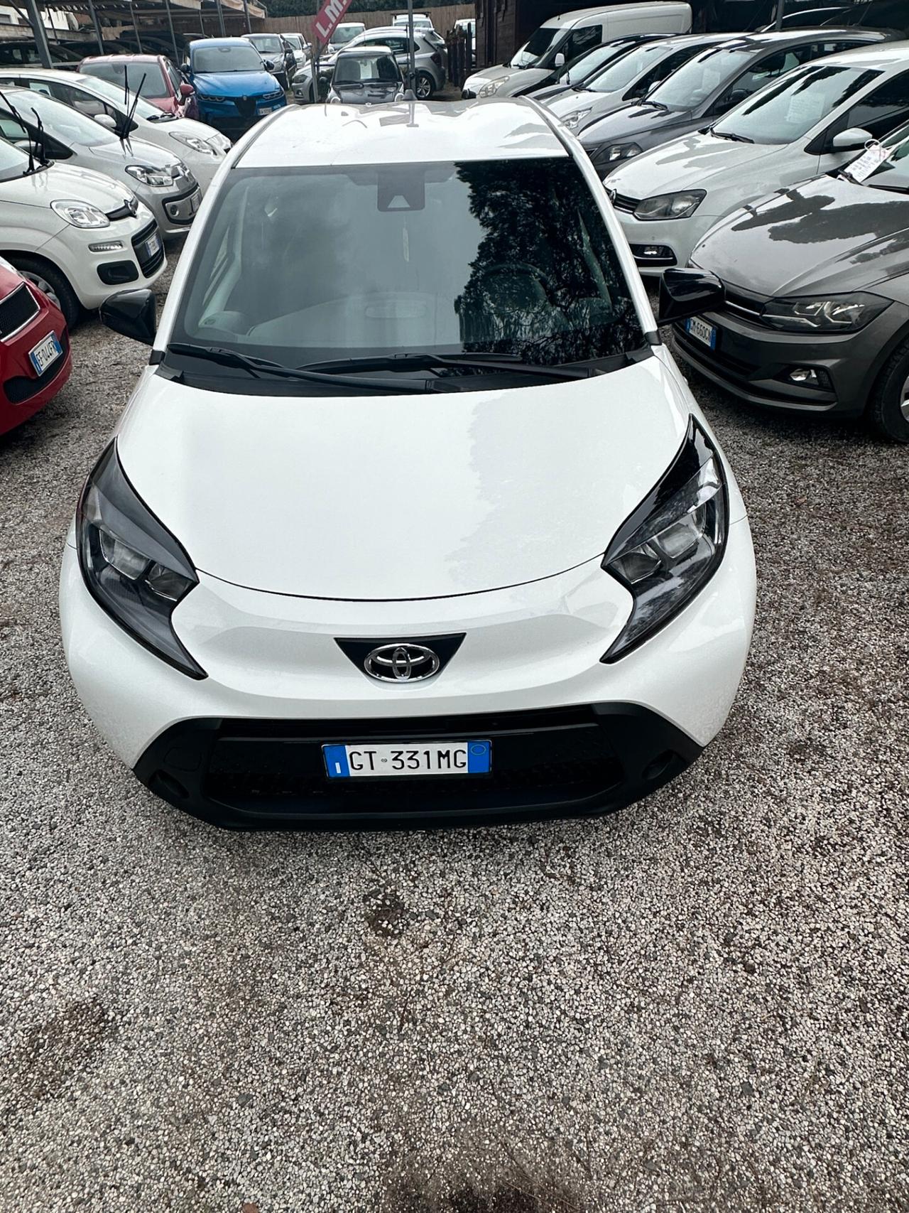 Toyota Aygo X 1.0 VVT-i 72 CV 5 porte Active CRUISE APPLE CAR PLAY MULTIFUNZIONE RE-CAMERA