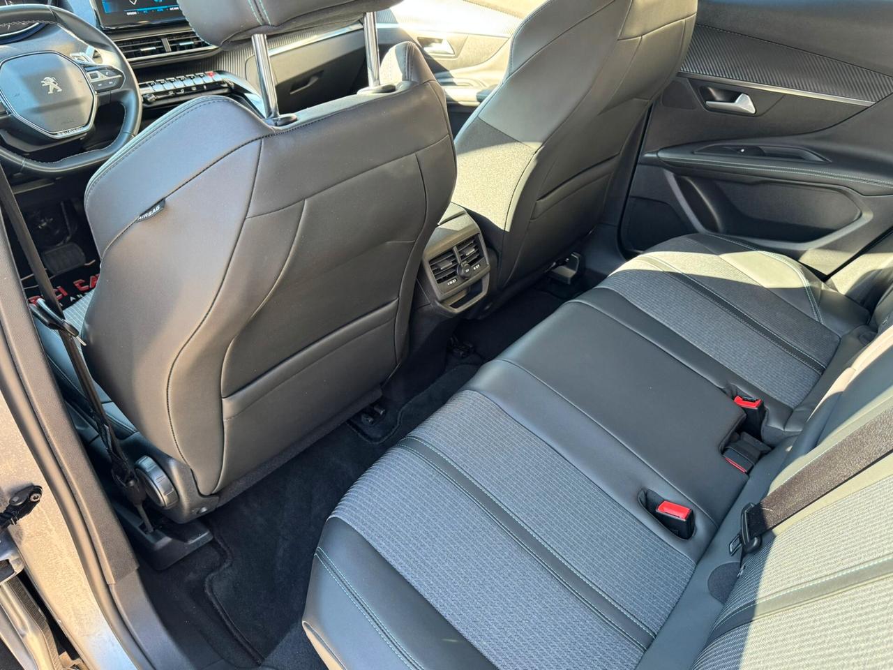 Peugeot 3008 BlueHDi 130 S&S EAT8 Allure