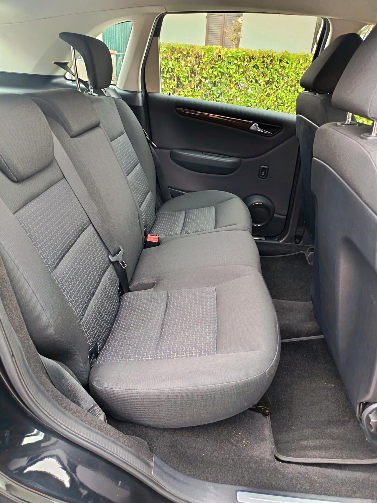 Mercedes-benz B 180 NGT BlueEFFICIENCY Premium