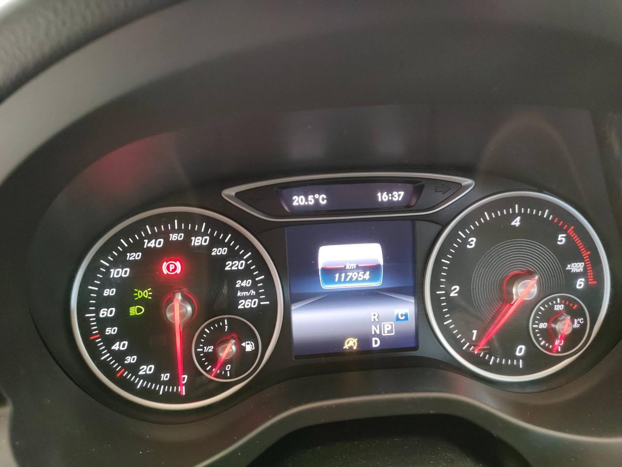 Mercedes-Benz GLA-X156 2017 - GLA 180 d Business auto