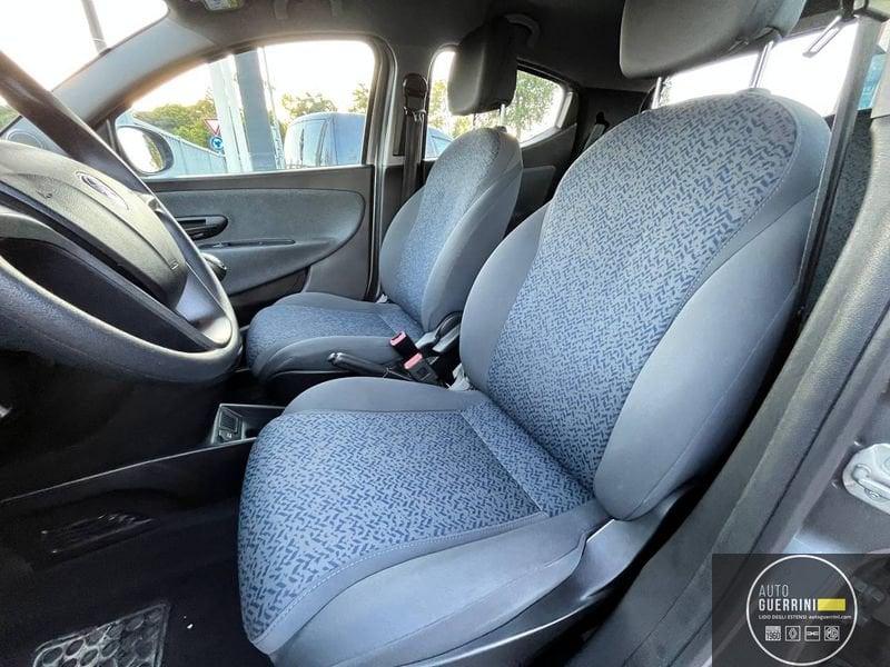 Lancia Ypsilon Ypsilon 1.0 FireFly 5 porte S&S Hybrid Ecochic Silver