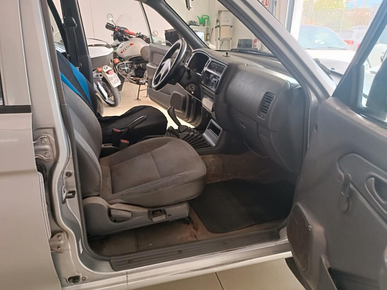 Mitsubishi L200 2.5 TDI 4WD Double Cab Pick-up GL