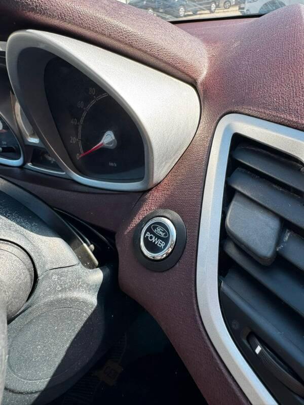 Ford Fiesta 1.6 tdci Titanium 5p FL