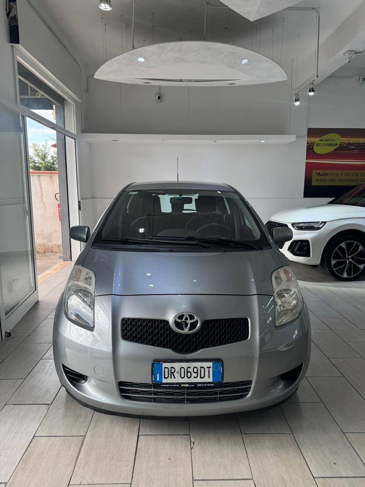 Toyota Yaris 1.0 5 porte