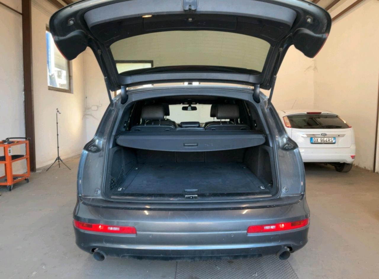 Audi Q7 3.0 V6 TDI 240 CV quattro tiptronic GANCIO TRAINO