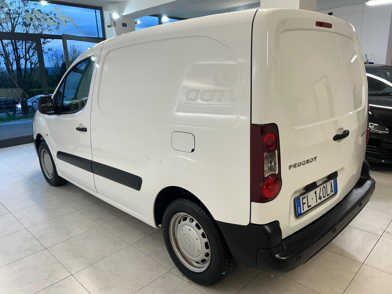 Peugeot Partner 1.6 hdi 73kw 2017 NO IVA ESPOSTA