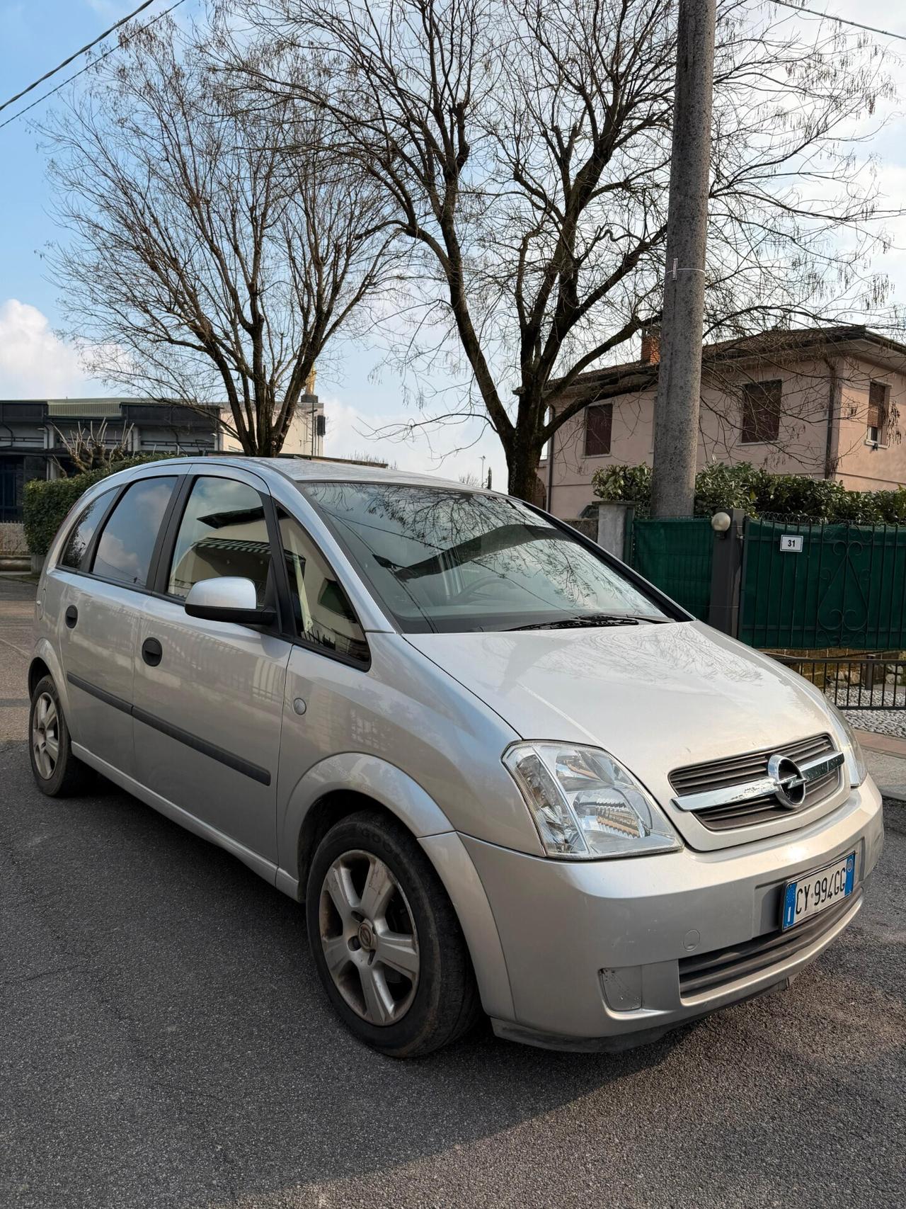 Opel Meriva 1.4 benzina euro 4 GANCIO TRAINO