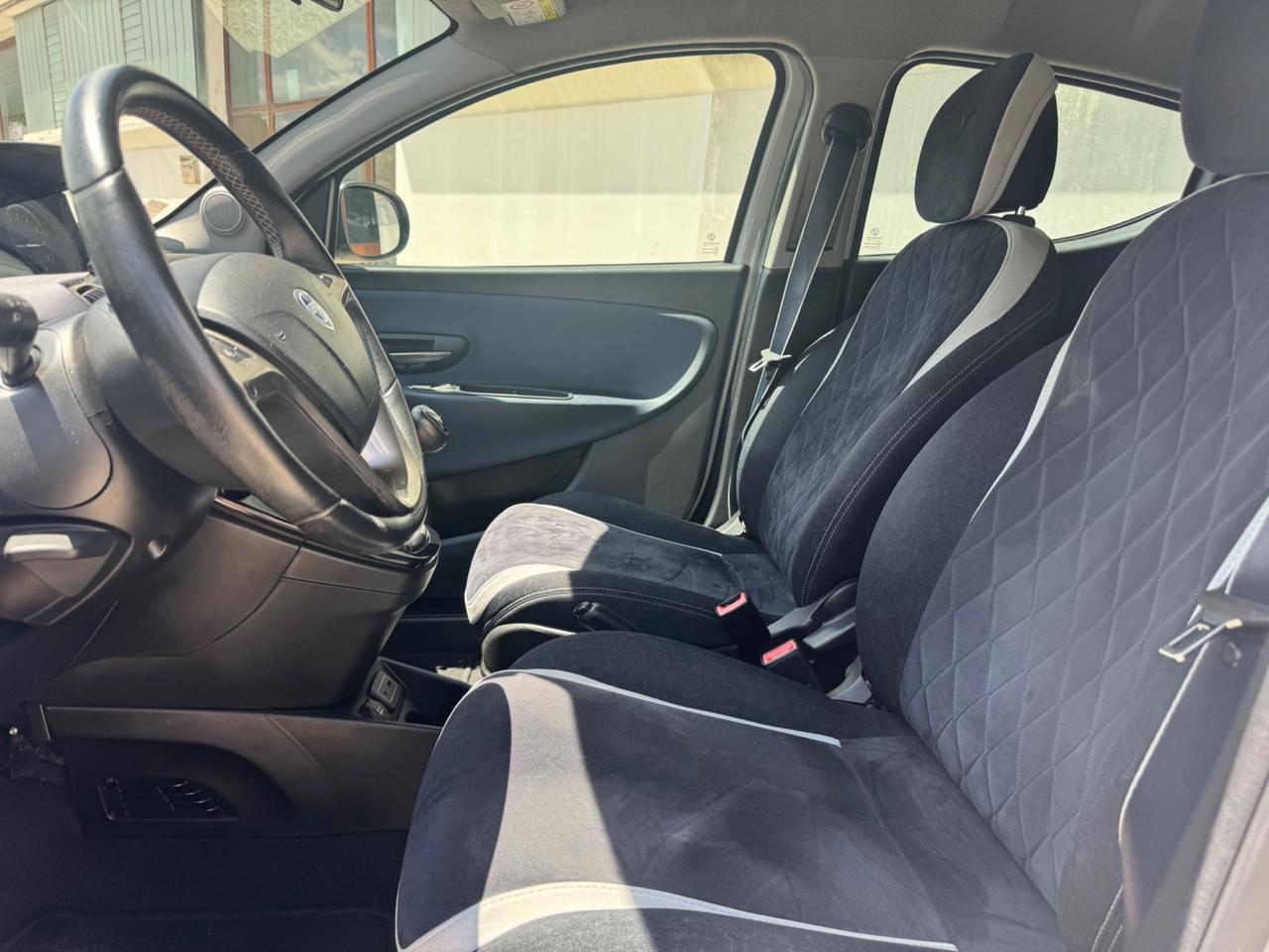 Lancia Ypsilon 1.2 69 CV 5 porte GPL Ecochic Gold