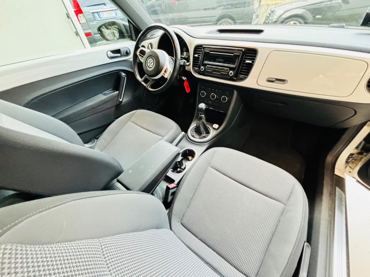 Volkswagen Maggiolino 1.6 TDI DSG Design