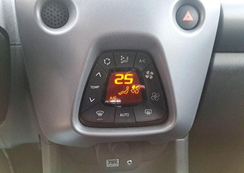 Toyota Aygo Aygo Connect 1.0 VVT-i 72 CV 5 porte x-play