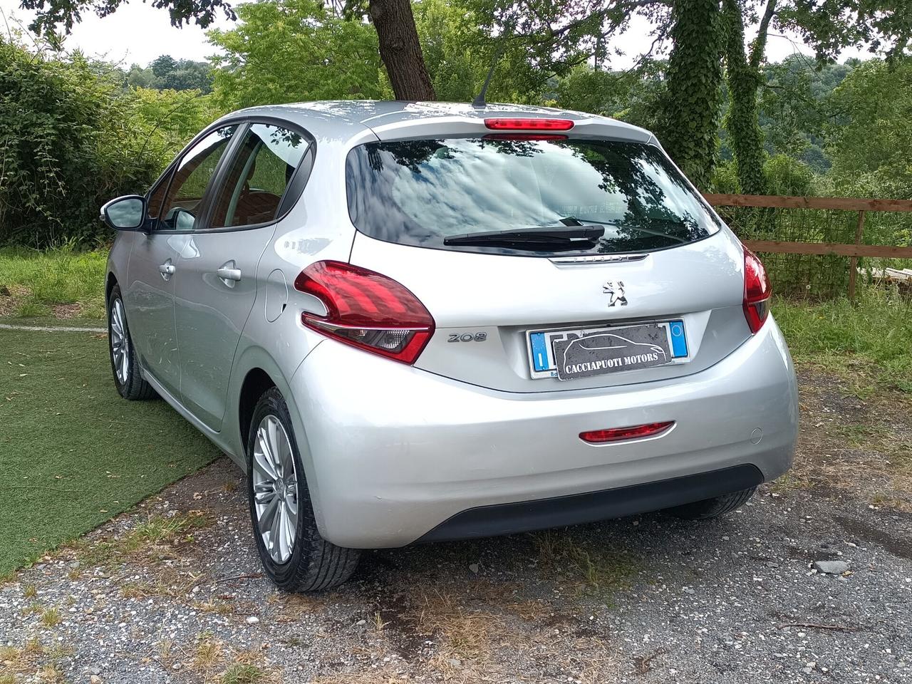 Peugeot 208 PureTech 82 5 porte Allure