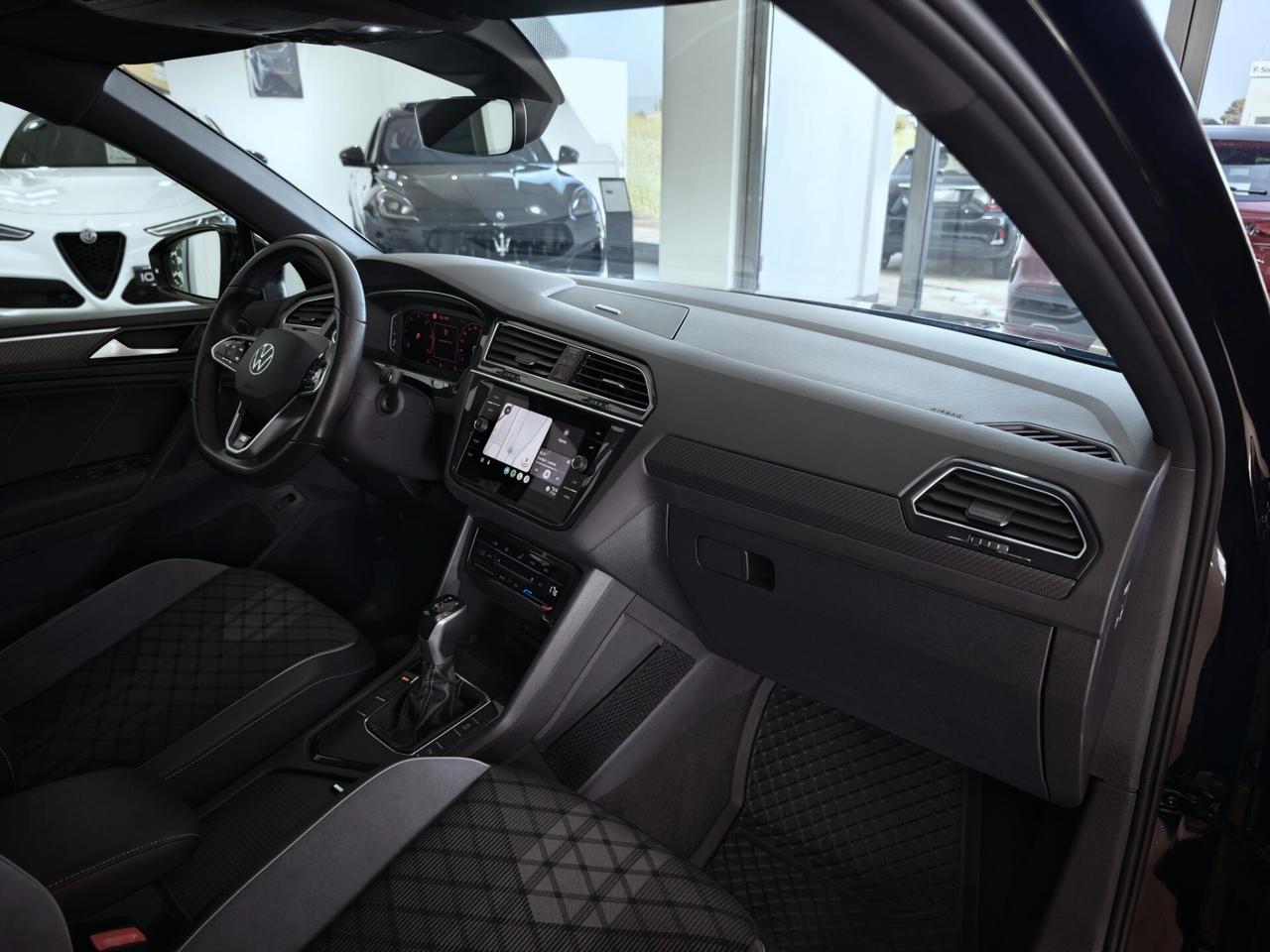 VW Tiguan 2.0 TDI 150cv DSG R-Line Black Pack 2024