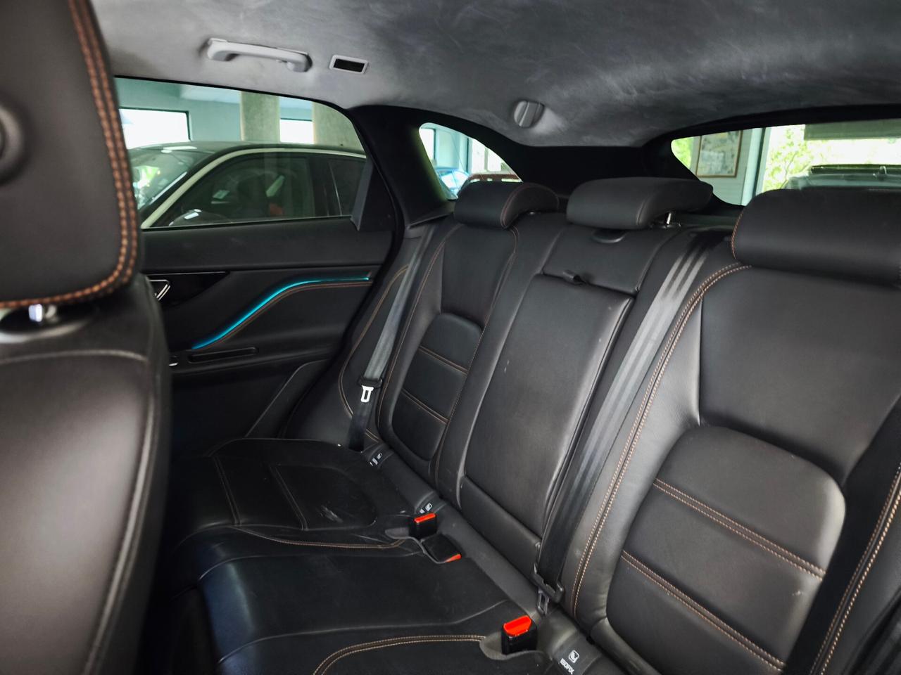 Jaguar F-Pace 2.0 D 180 CV AWD aut. Prestige