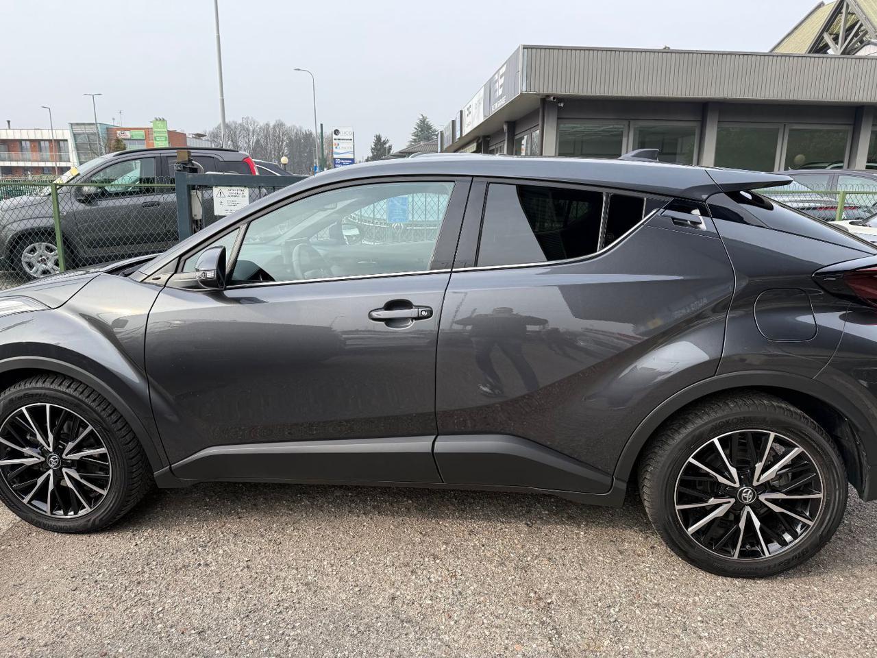 TOYOTA C-HR 1.8 Hybrid E-CVT Lounge