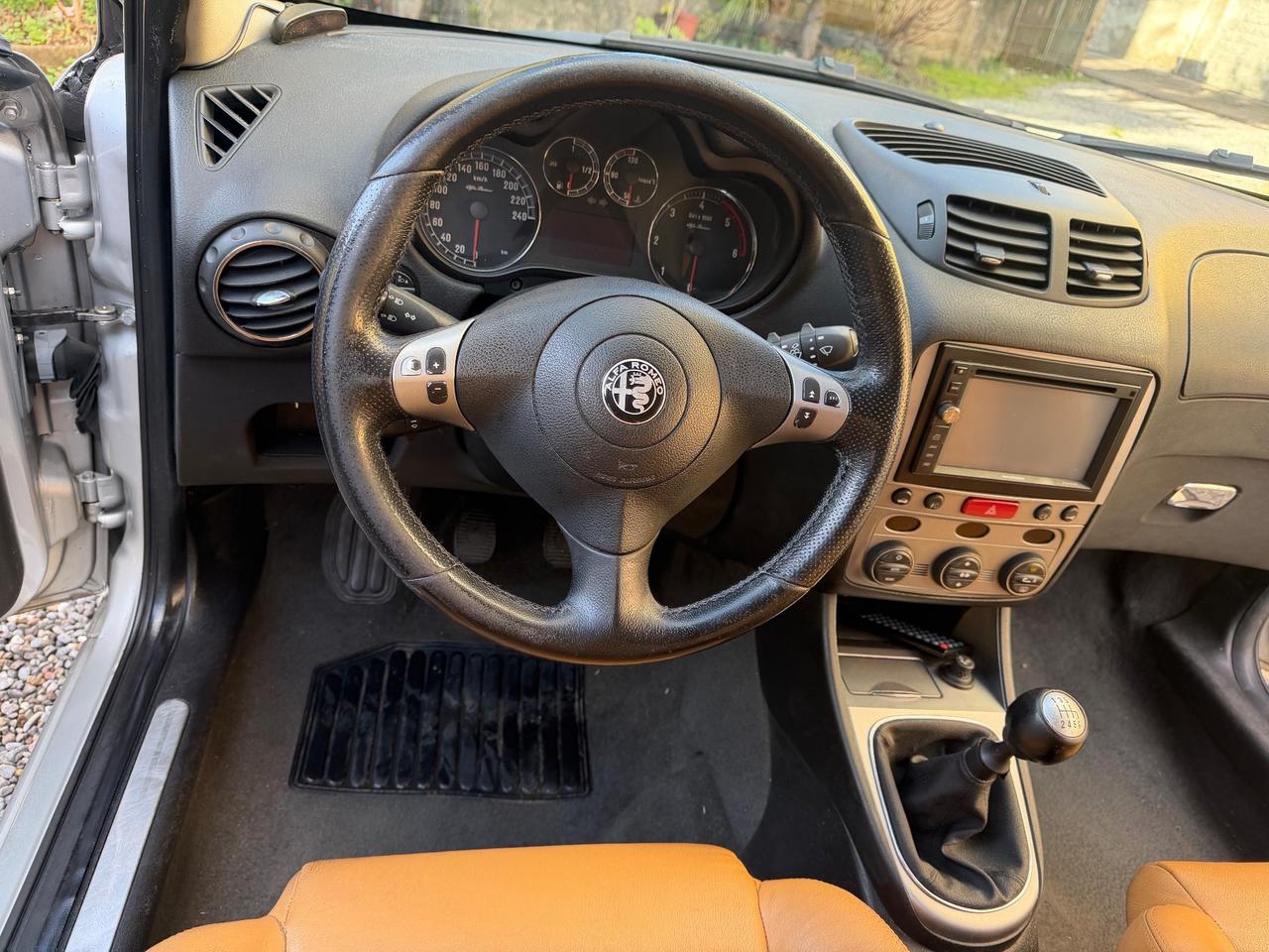 Alfa Romeo 147 1.9 JTD M-JET 16V 5 porte Black Line