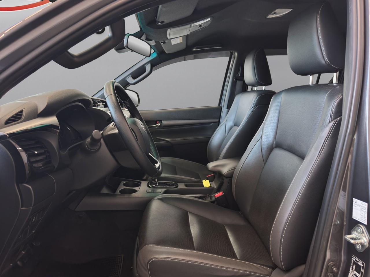 Toyota Hilux 2.8 d double cab Invincible 4wd auto